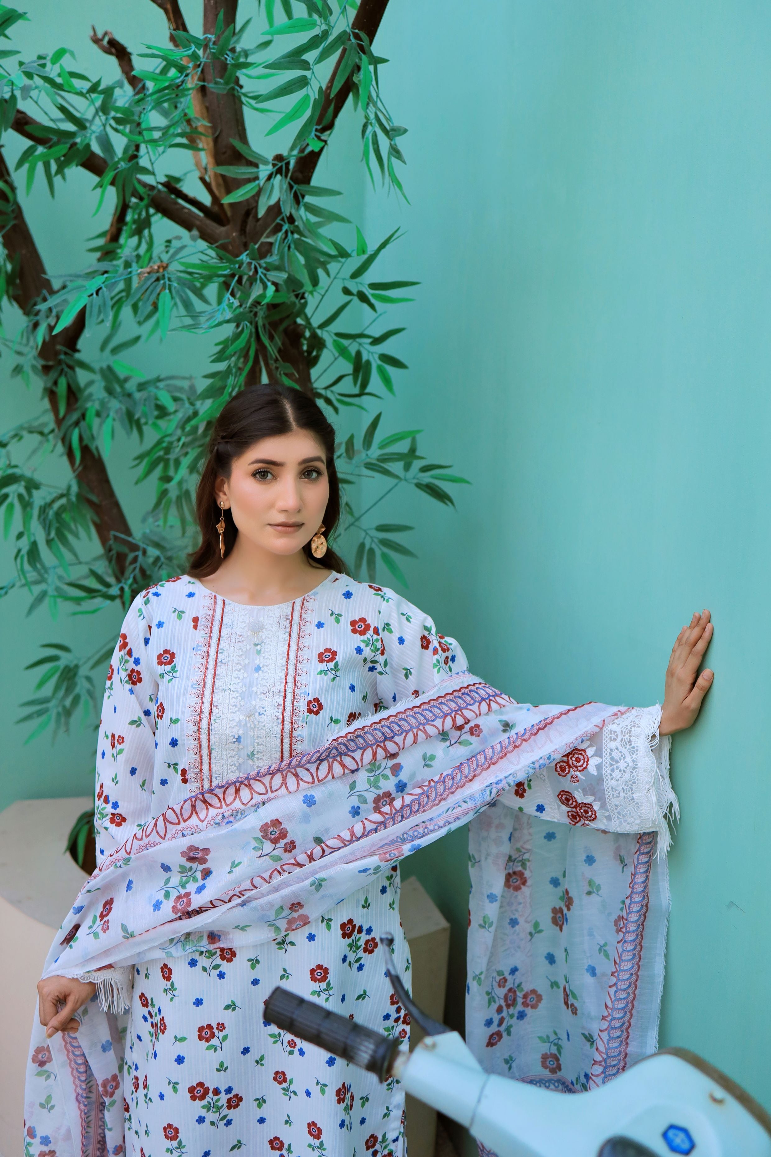Banadora Lawn Shirt Trouser With Embroidery Path Munar Dupatta 3 PC Stitched Suit