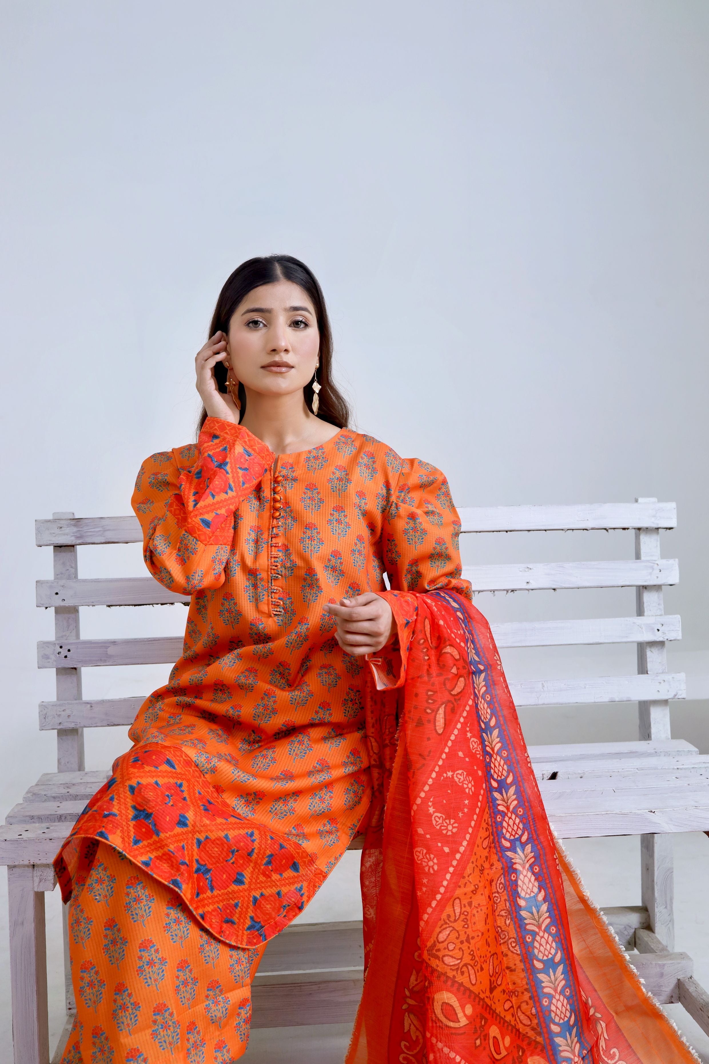 Bana Dora Lown Shirt With Trozer Munar Silk Duppta 3 PC Stitched Suit