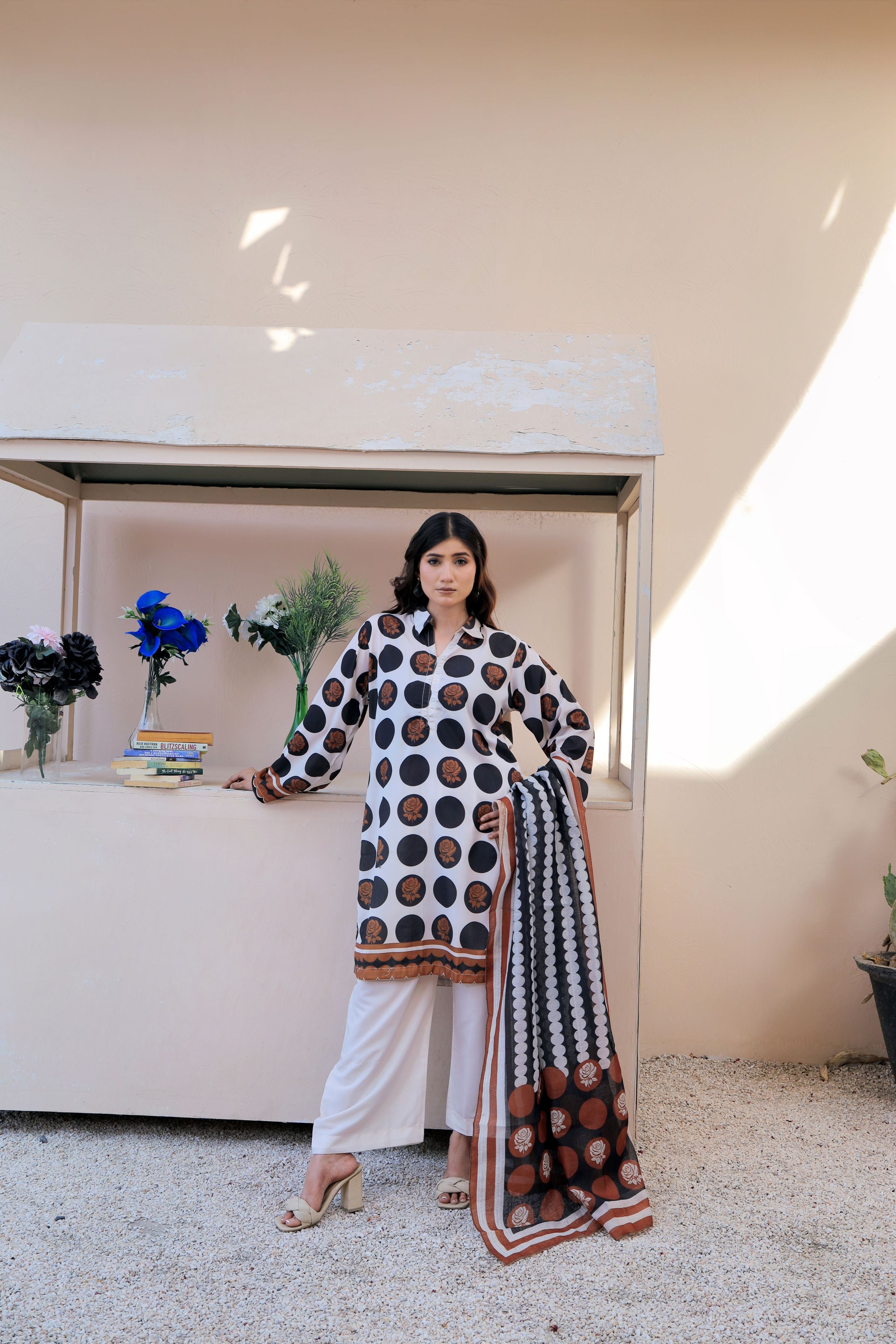 Bana Dora Lawn Munar Dupatta 3 PC Stitched Suit