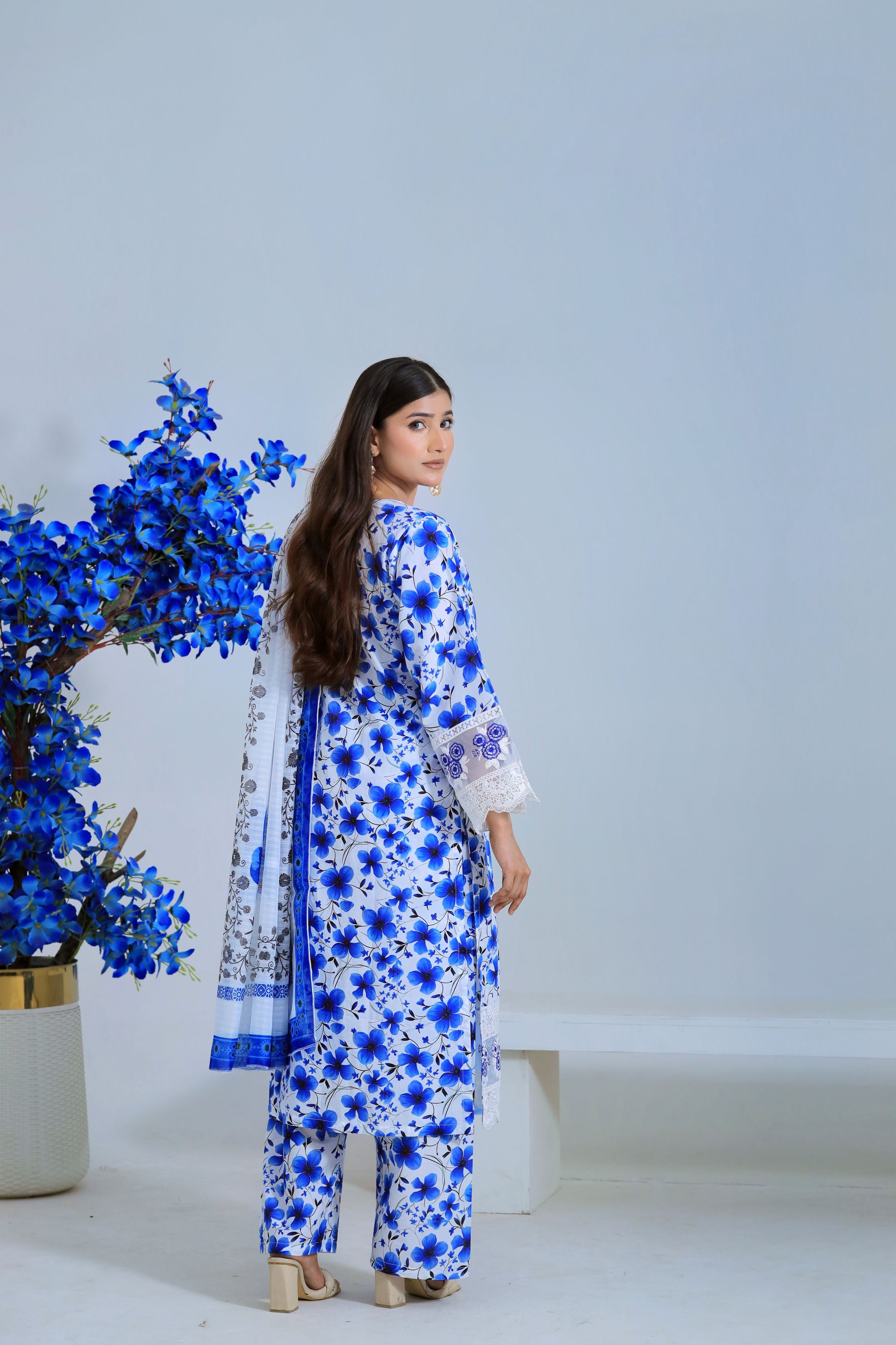 Plan Lawn Shirt Trouser With Embroidery Path Munar Dupatta 3 PC Stitched Suit