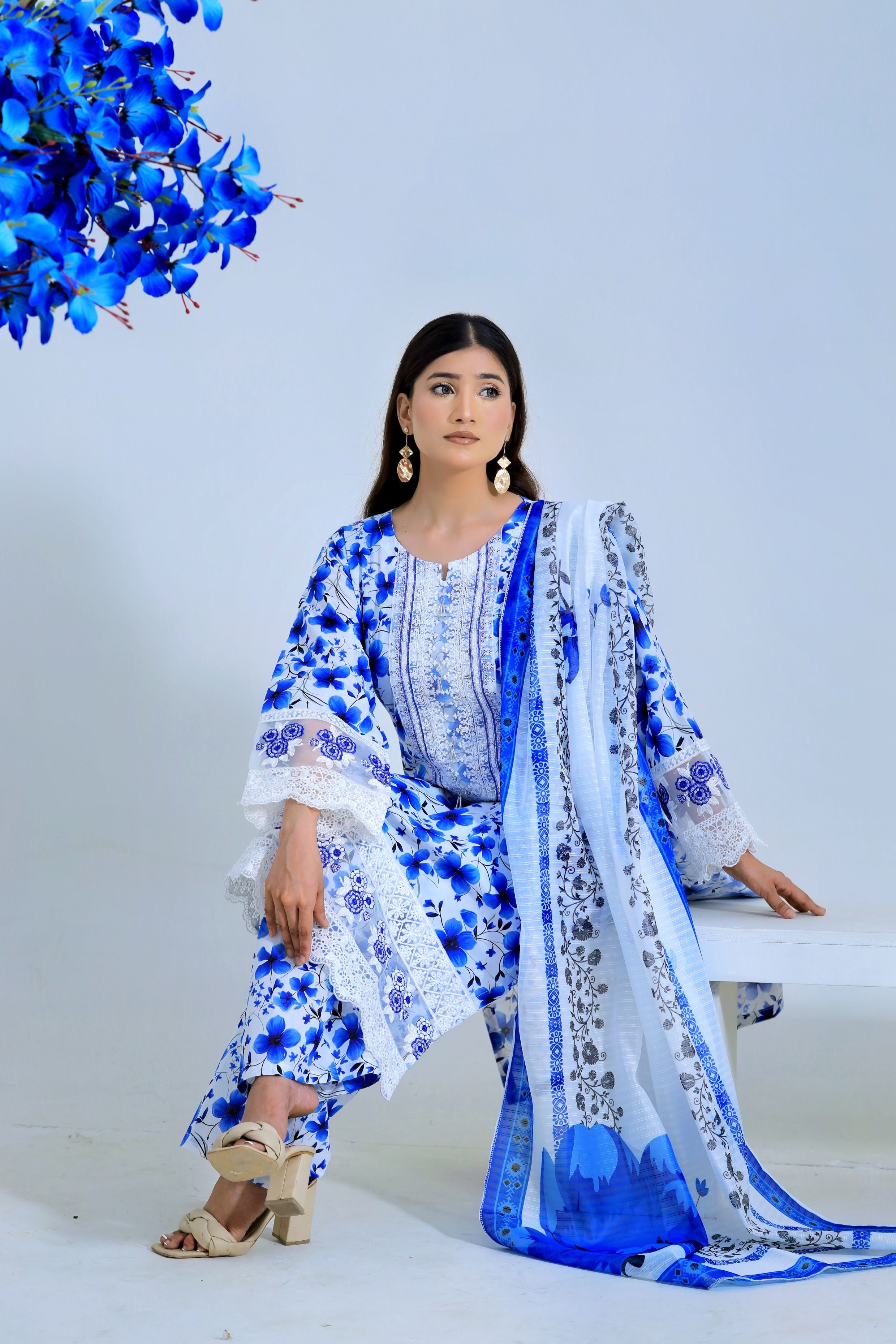 Plan Lawn Shirt Trouser With Embroidery Path Munar Dupatta 3 PC Stitched Suit
