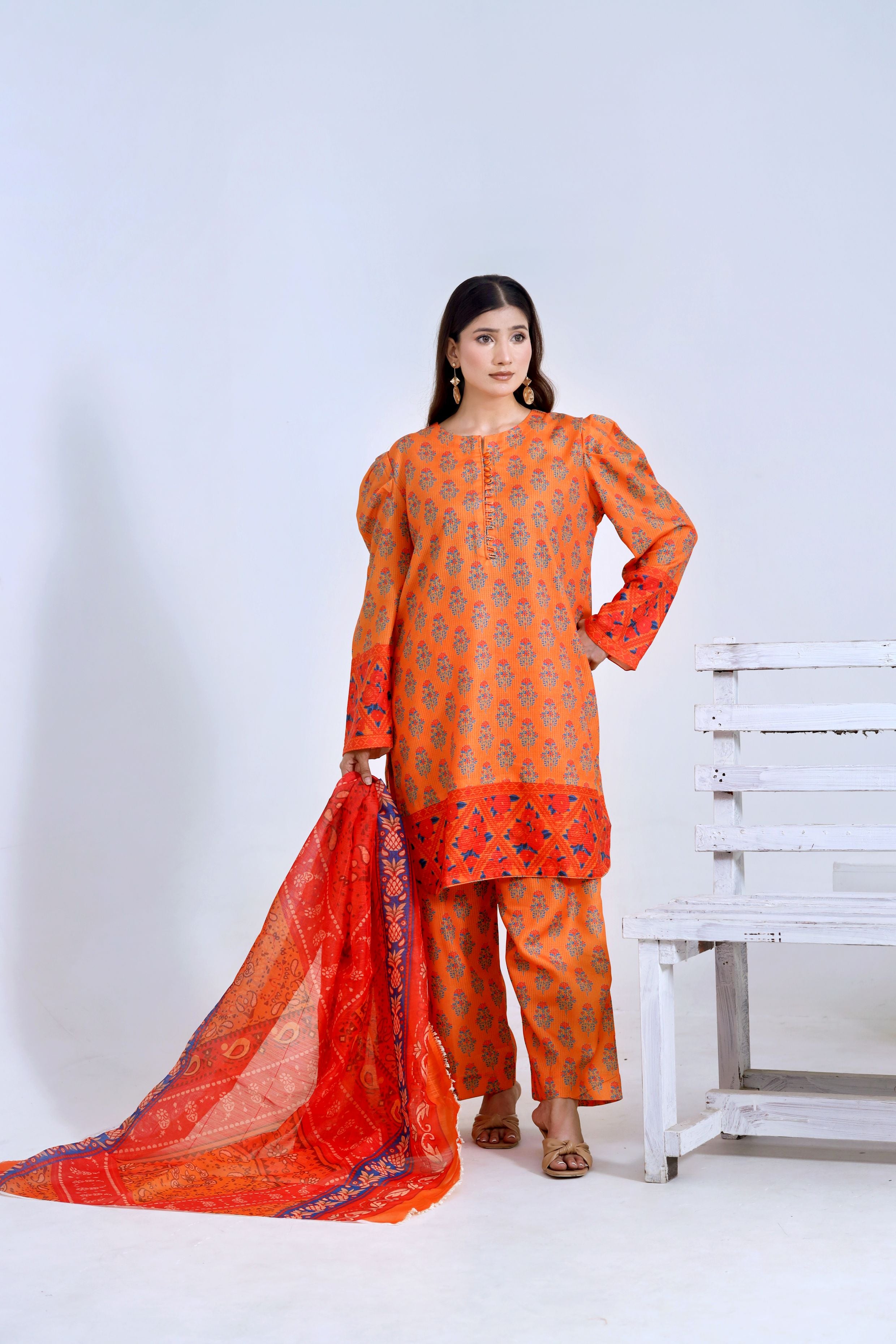 Bana Dora Lown Shirt With Trozer Munar Silk Duppta 3 PC Stitched Suit